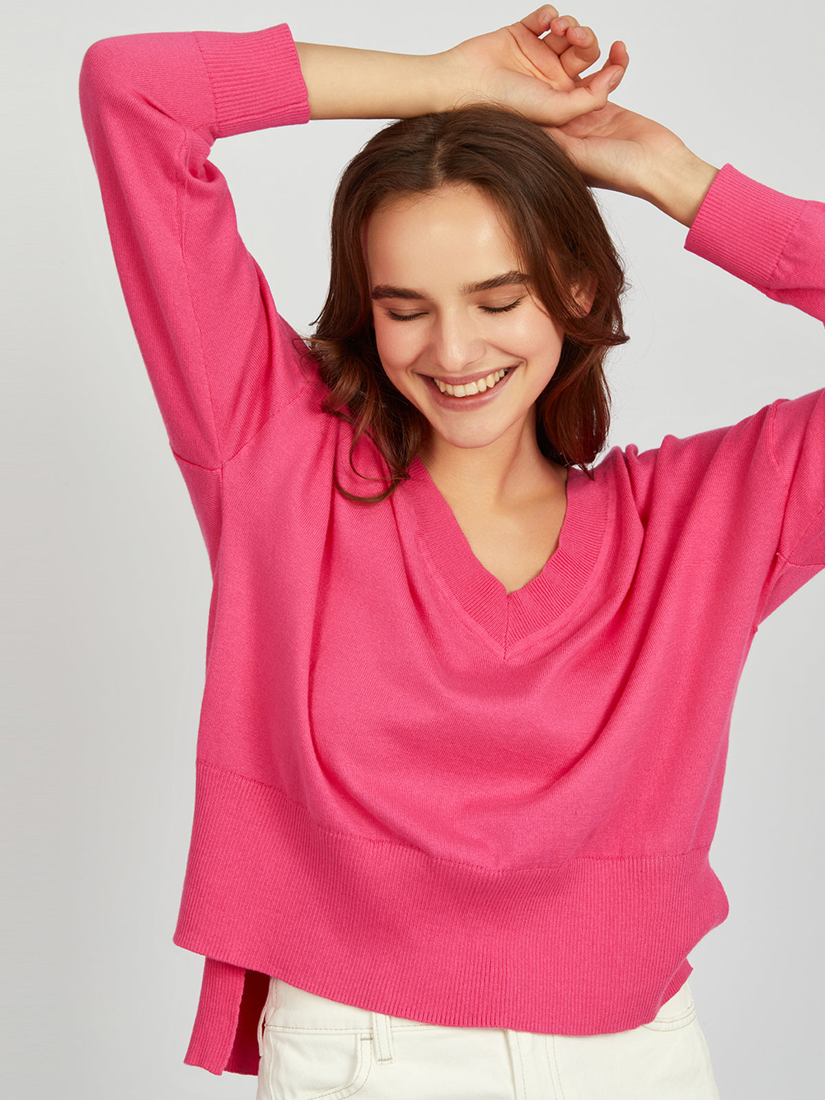Noor: Oversized V-Neck Pullover - Shocking Pink