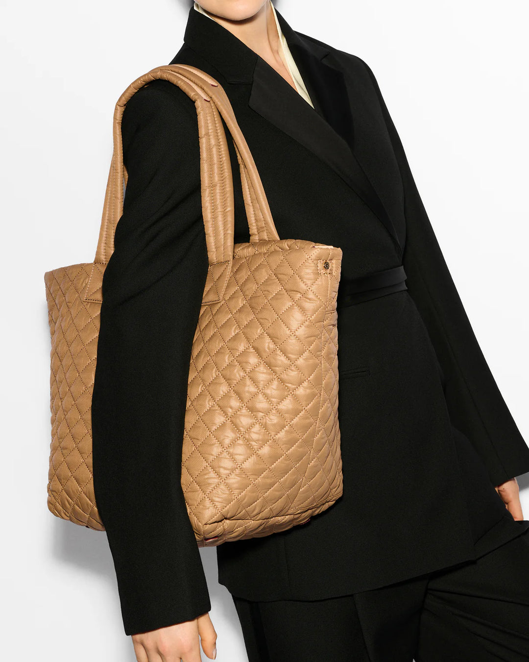 Medium Metro Tote Deluxe - Caramel