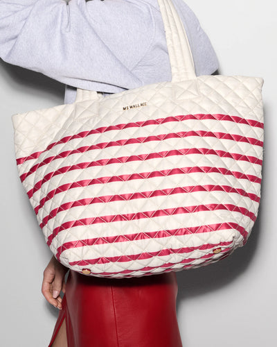 Medium Metro Tote Deluxe - Sandshell/Apple