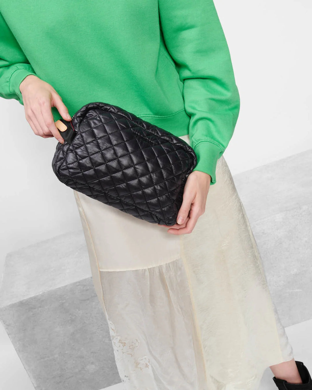 Metro Cosmetic - Black