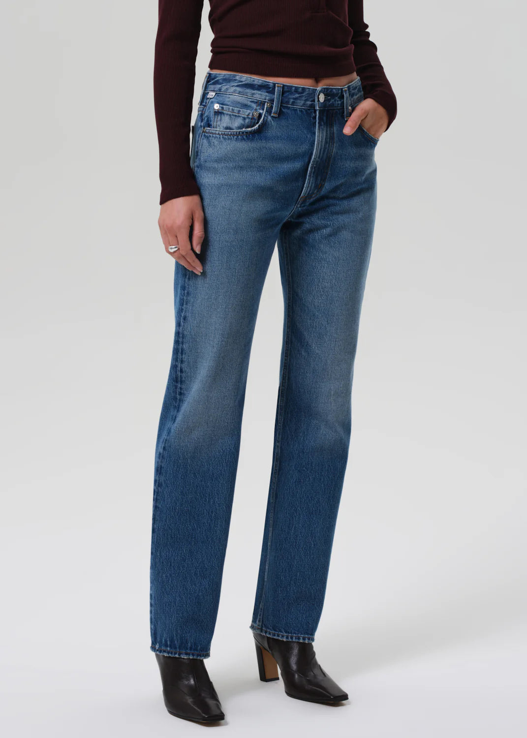 Zurie Straight - Demi