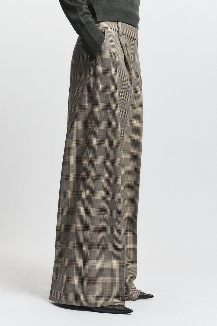 Everett Mid-waisted Trouser - Balmoral Plaid
