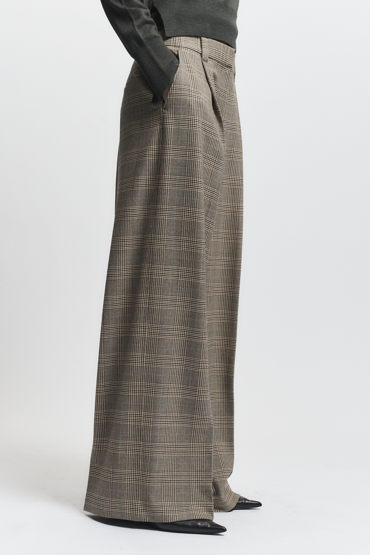 Everett Mid-waisted Trouser - Balmoral Plaid