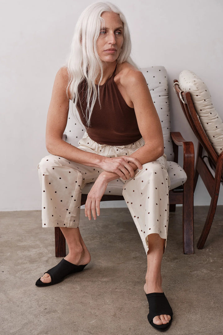 The Taffeta Drawstring Cargo Pant - Creme w/ Walnut