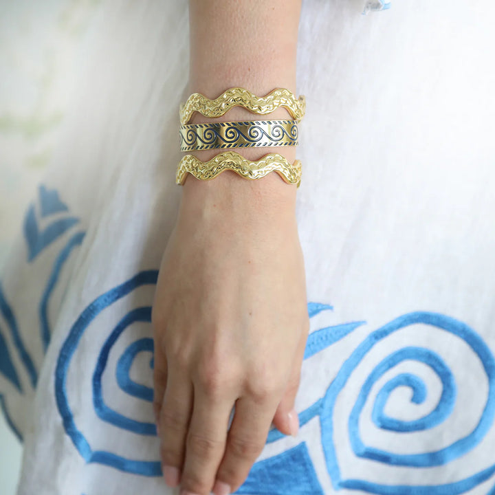 Enamel Wave Cuff - Navy