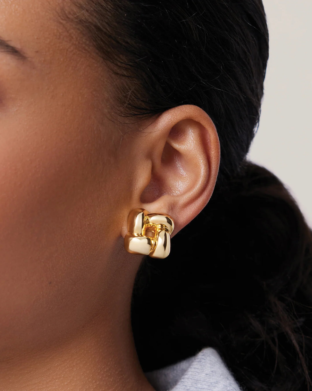 Small Woven Square Earrings - Gold
