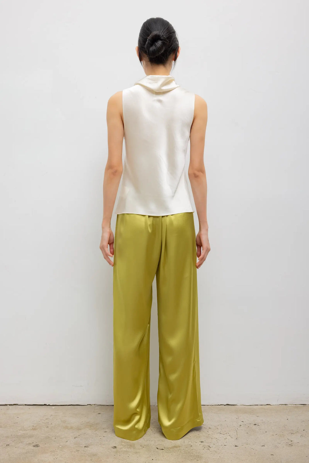 Barb Sleeveless Cowl Neck - Creme