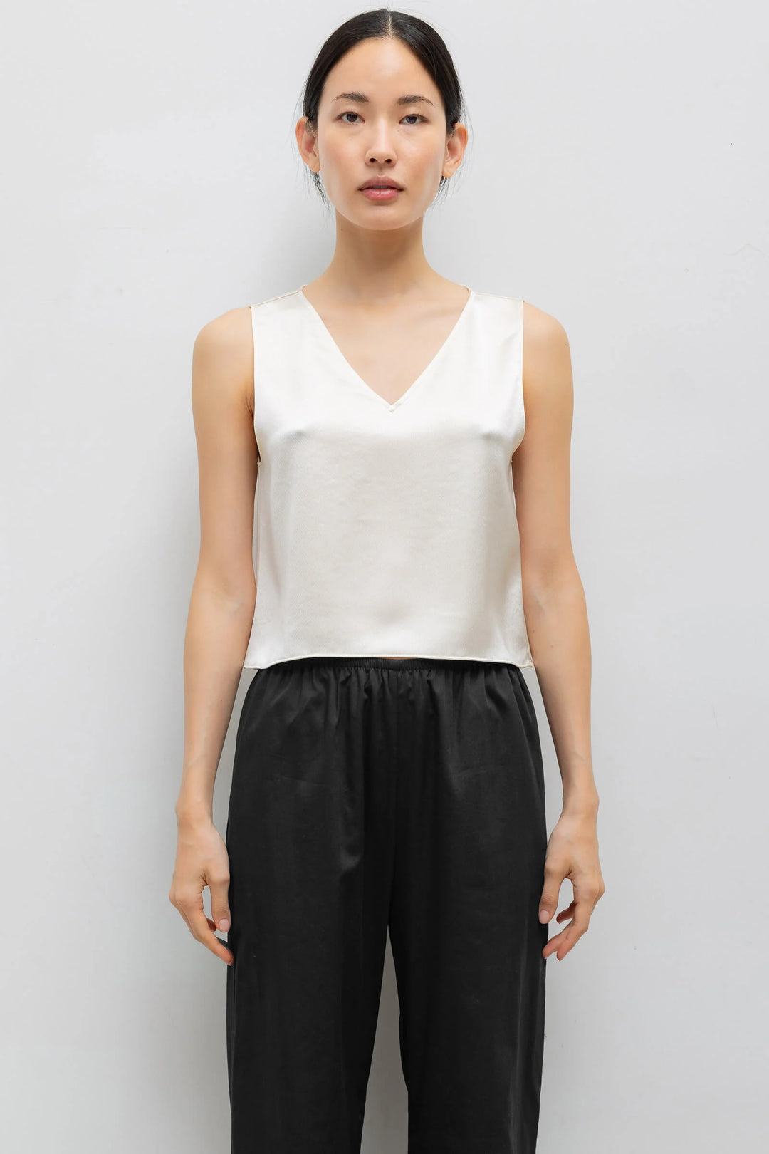 Barb V Neck Shell - Creme