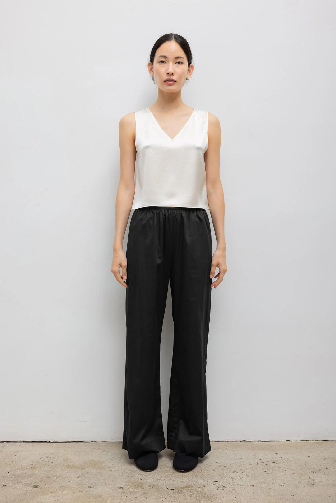 Barb V Neck Shell - Creme