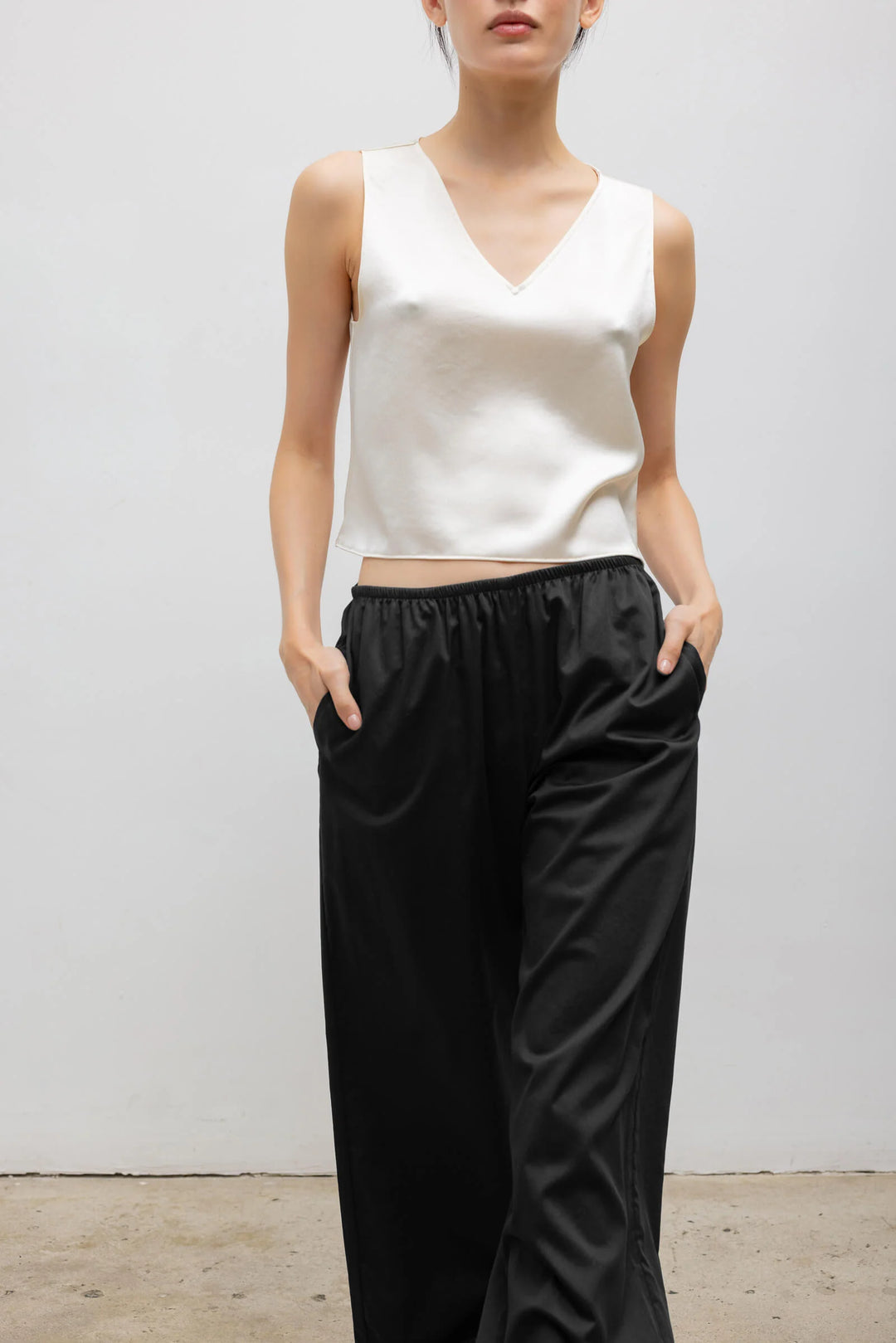 Barb V Neck Shell - Creme