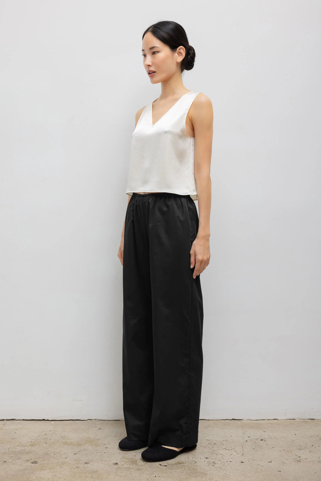 Barb V Neck Shell - Creme