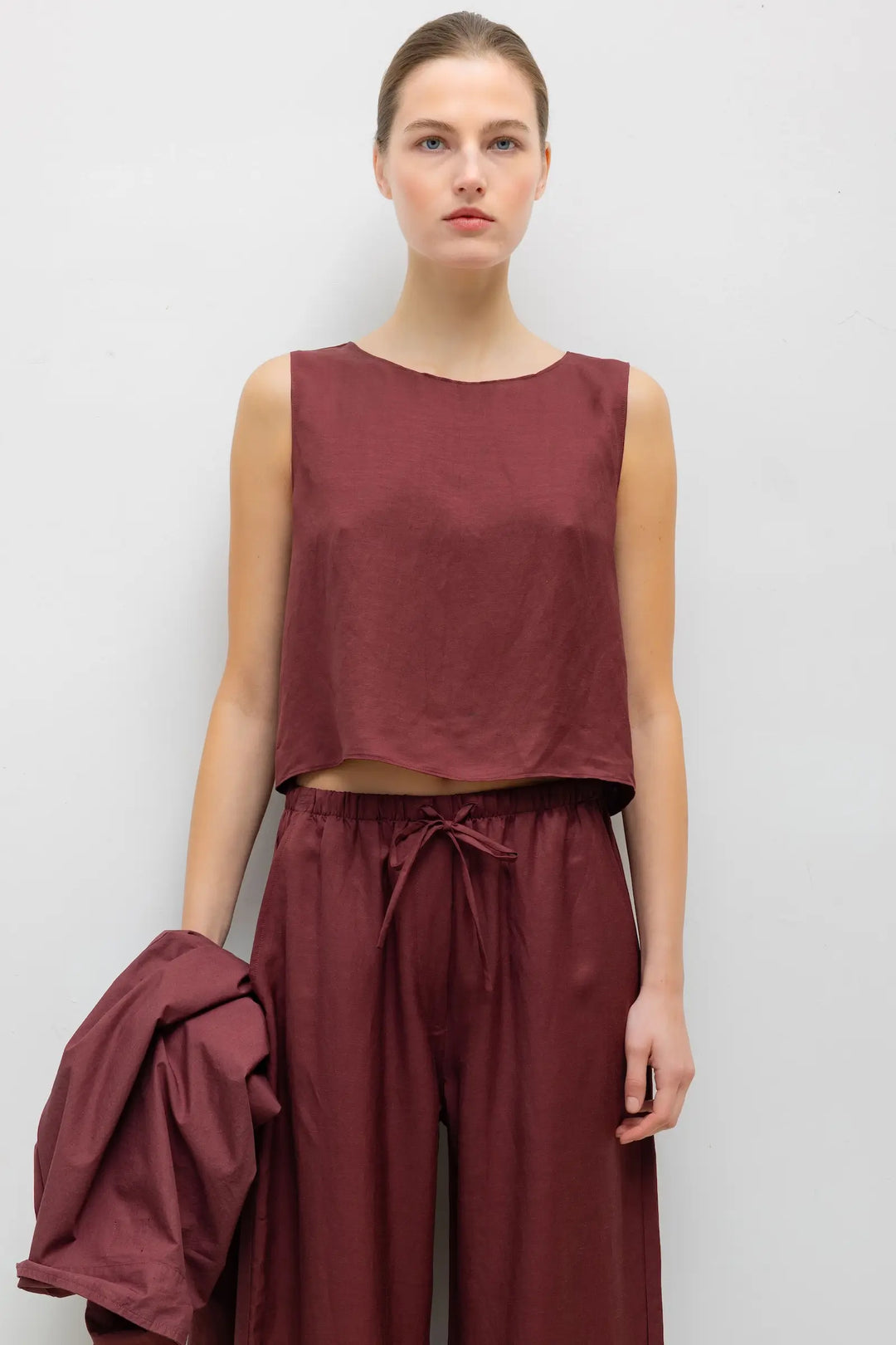 Daniel Crop Sleeveless Crew - Pinot