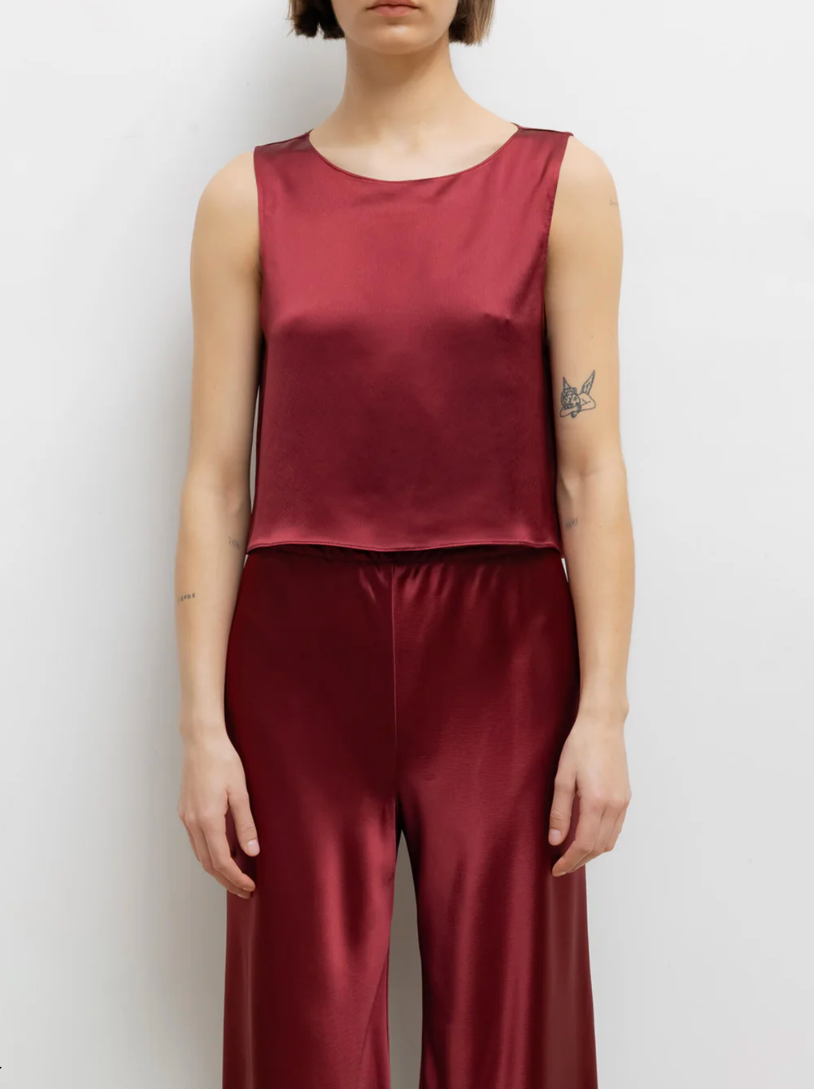 Barb Crop Sleeveless Crew - Bordeaux