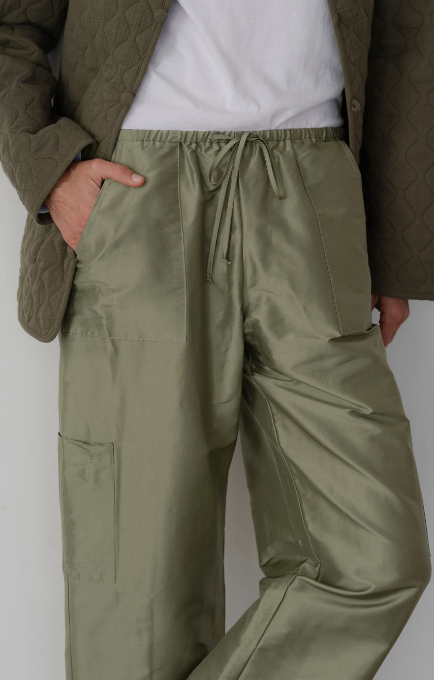 The Taffeta Drawstring Cargo Pant - Oregano