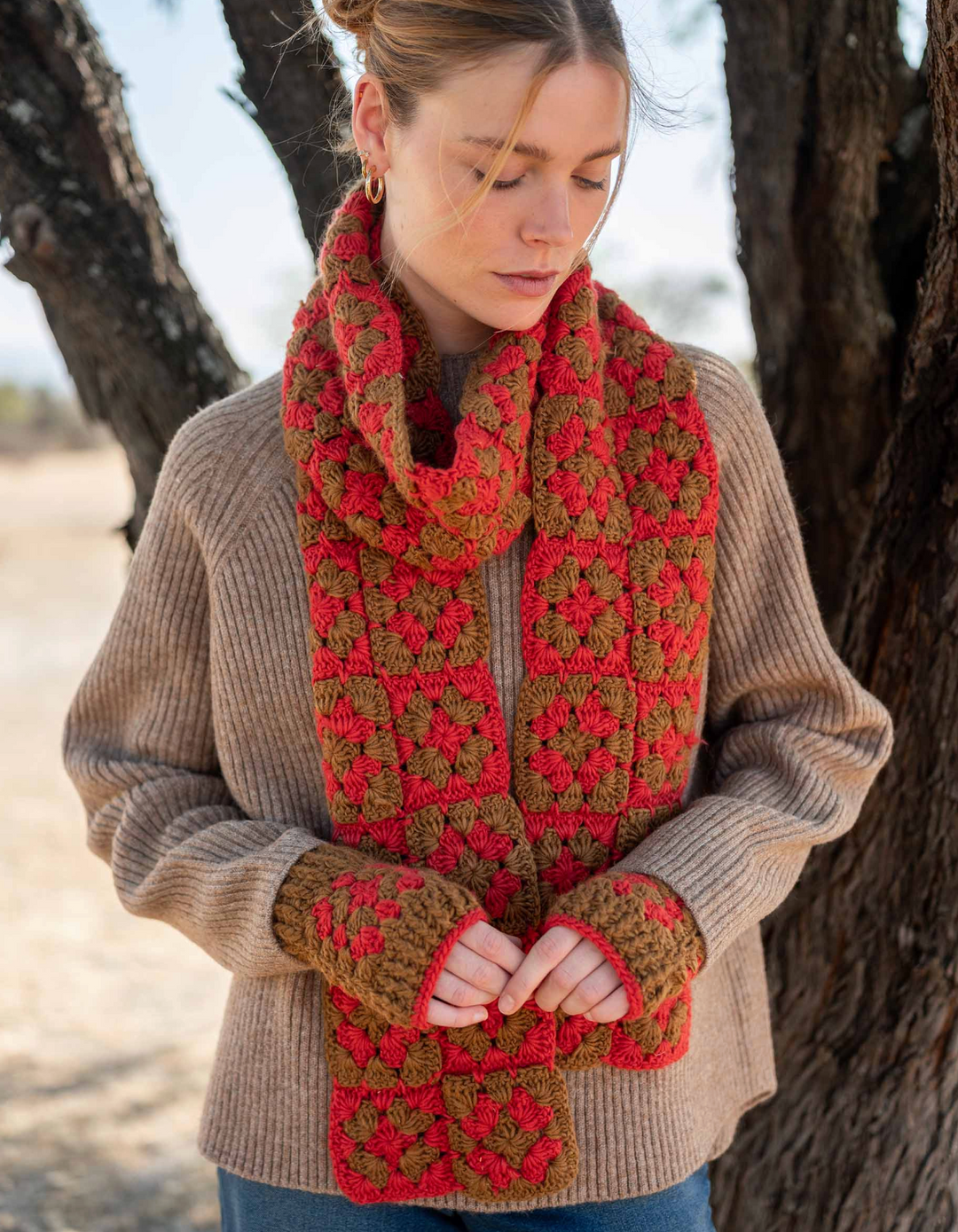La Paz Crochet Scarf - Red/Brown