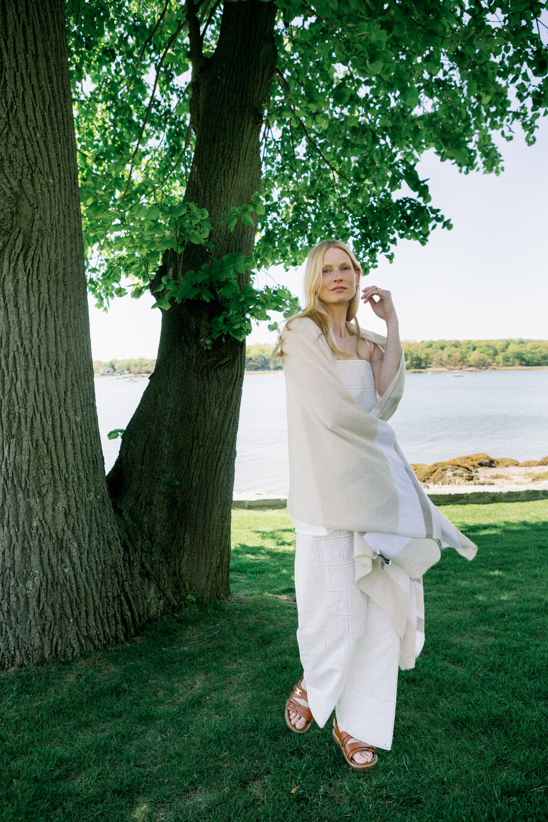 The Cashmere Travel Wrap - Wheat Block