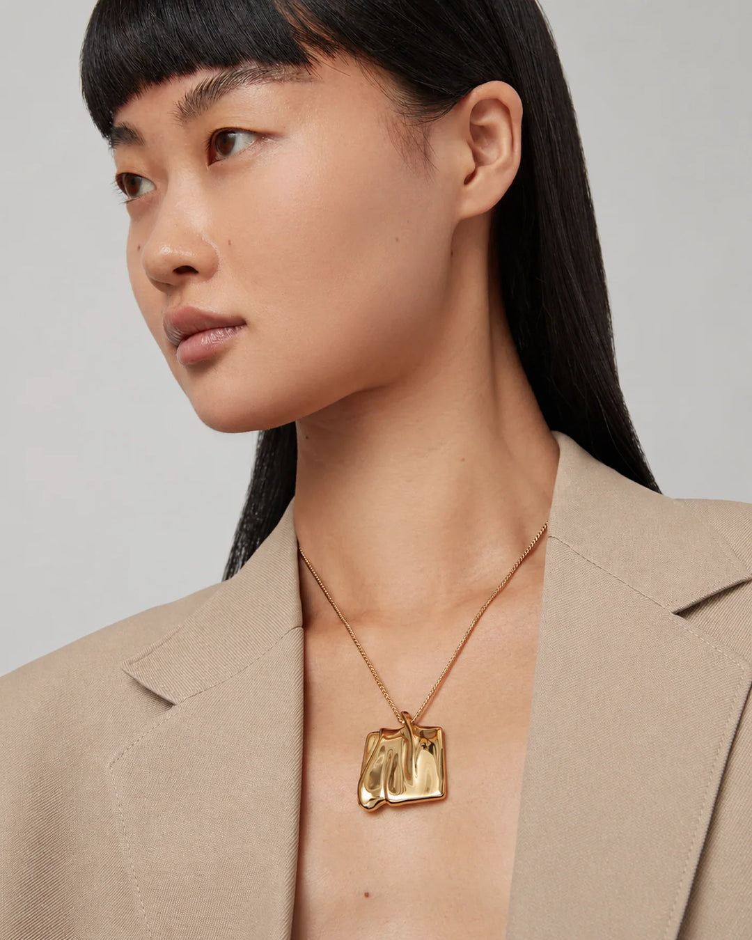 Sundra Pendant Necklace- Gold (Lg)