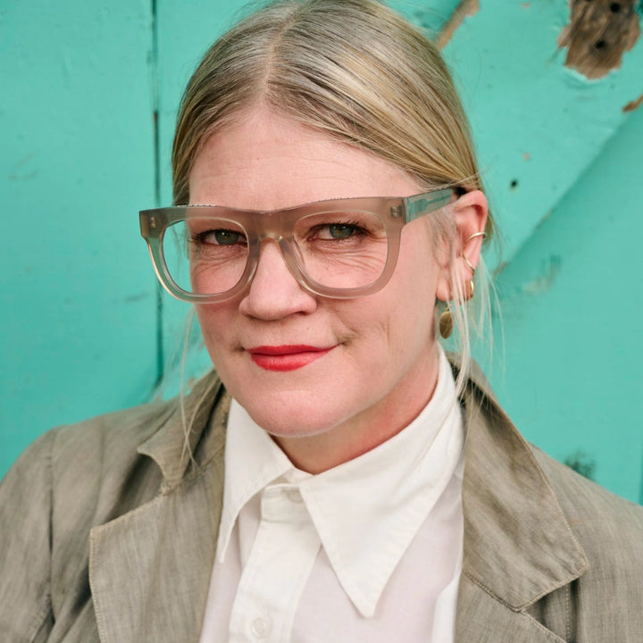 D28 Glasses - Gainsboro Grey